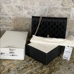 Walet with the change